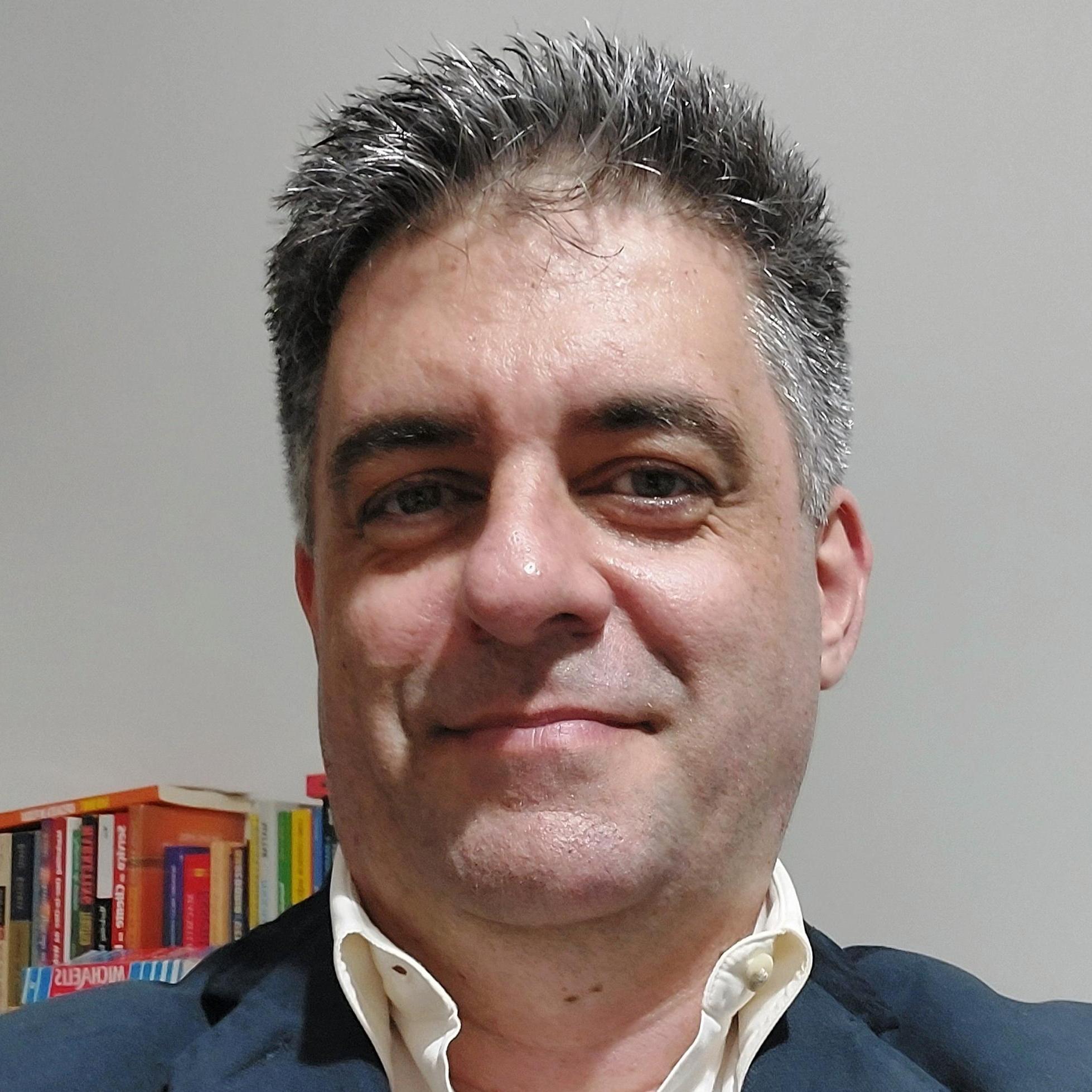 Luciano  MARTINS